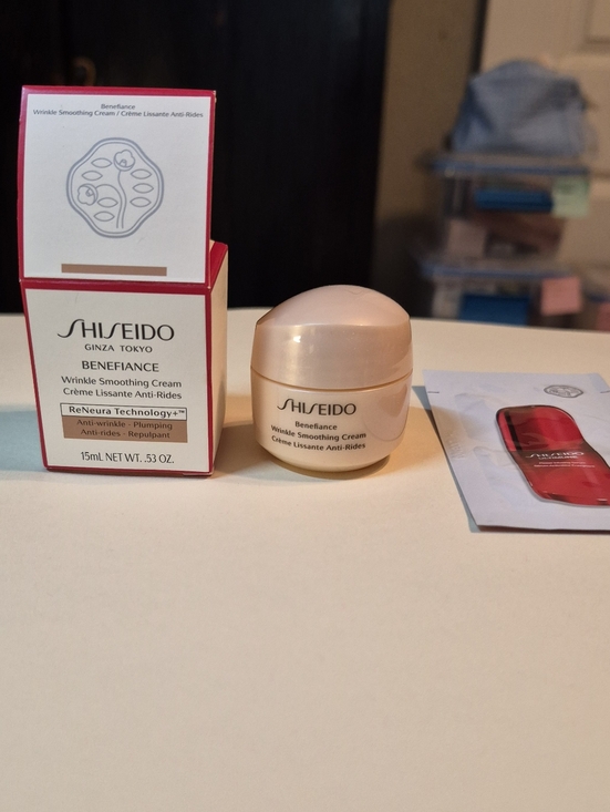 Shiseido Other - Shiseido Benefiance Wrinkle Smoothing Cream with Bonus Serum Sample, 15ml, NIB